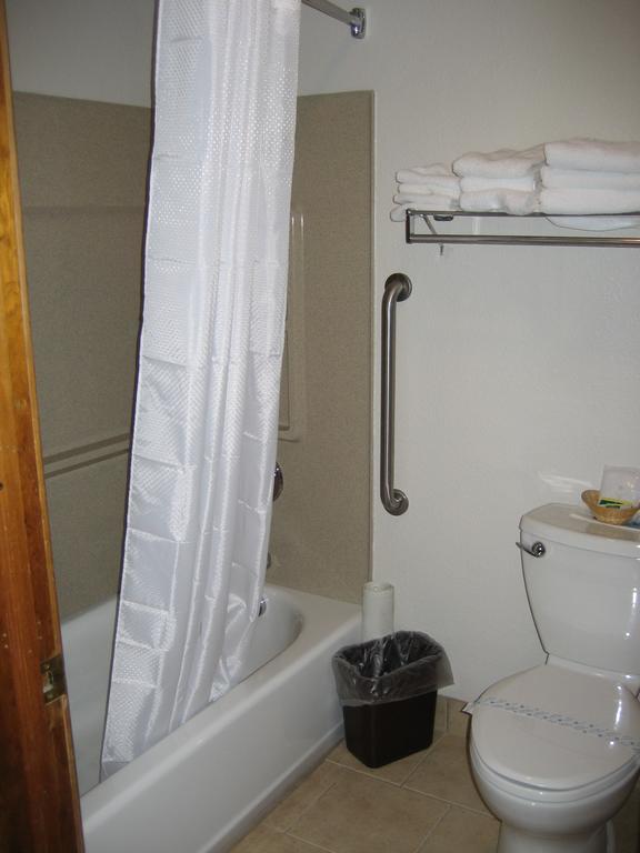 Americas Best Value Inn Burns Kültér fotó