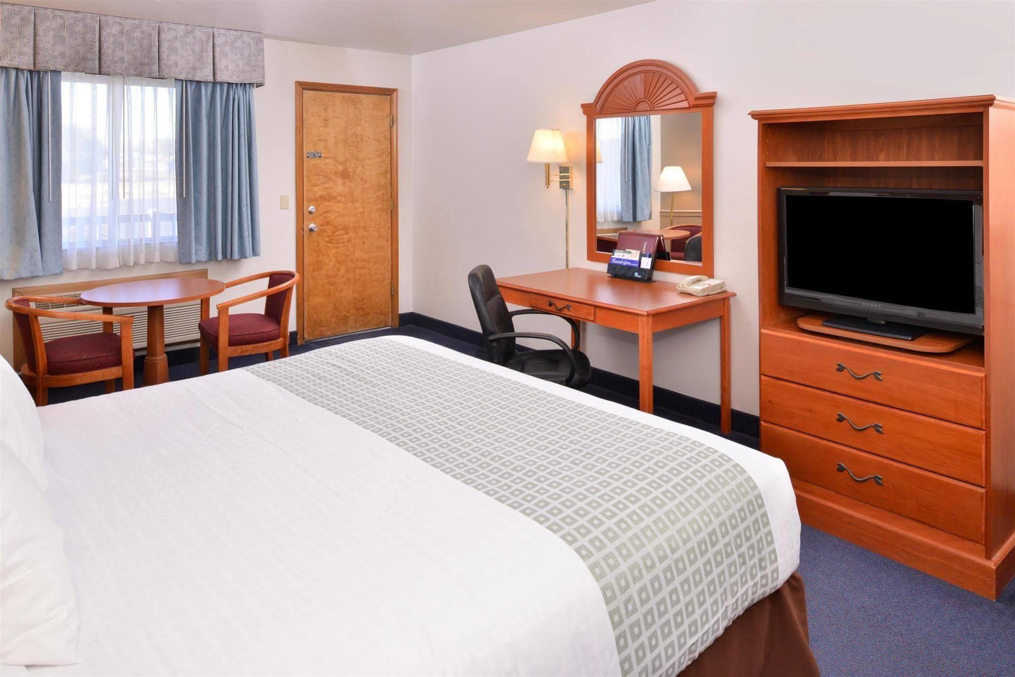 Americas Best Value Inn Burns Kültér fotó